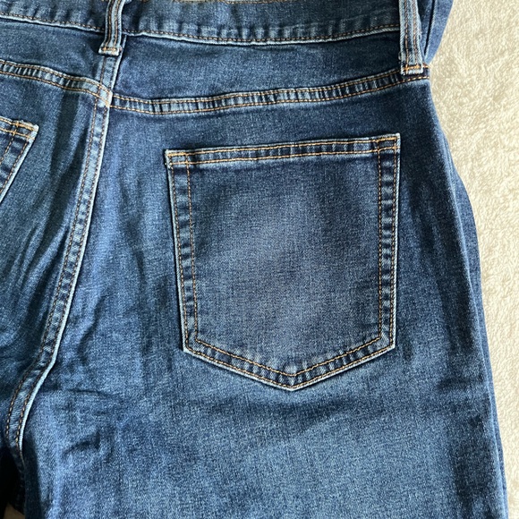 Old Navy Athletic Straight Leg Medium Wash Jeans - Picture 6 of 8